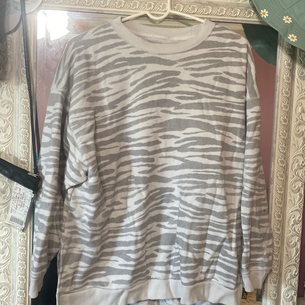 American eagle pullover